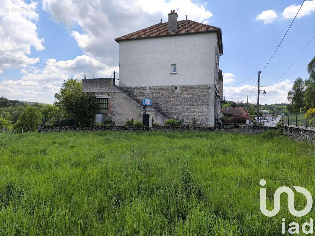 Maison 208 m² à Crocq  - photo 8