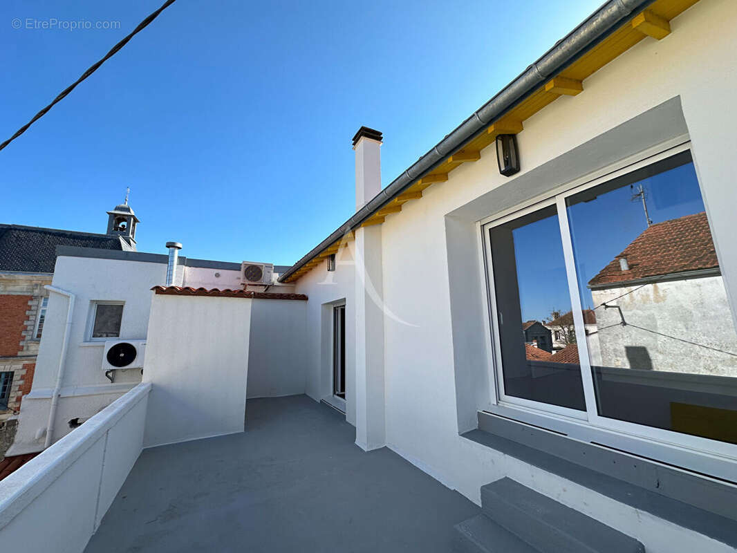 Appartement à FOURAS