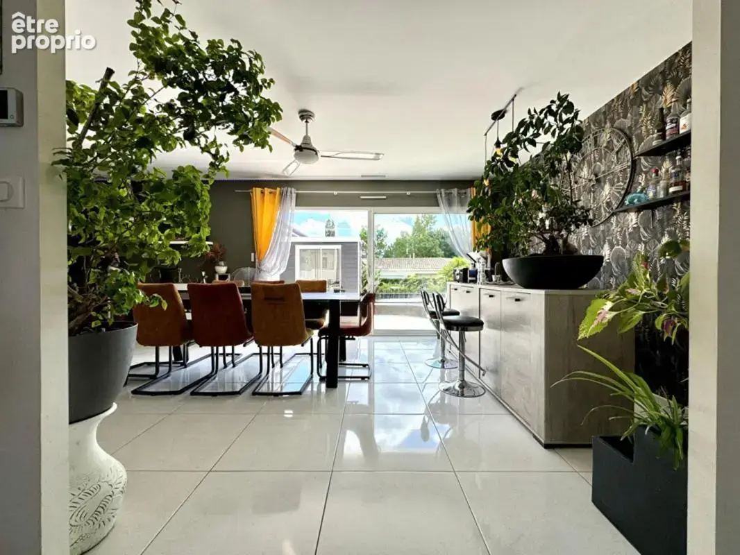 ? Très belle maison de plain-pied de 160 m2 avec piscine ? - photo 2