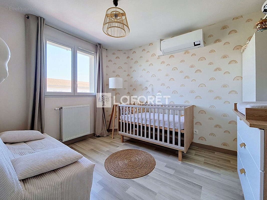 Civrieux, Maison moderne de 3 chambres avec jardin et garage - photo 7