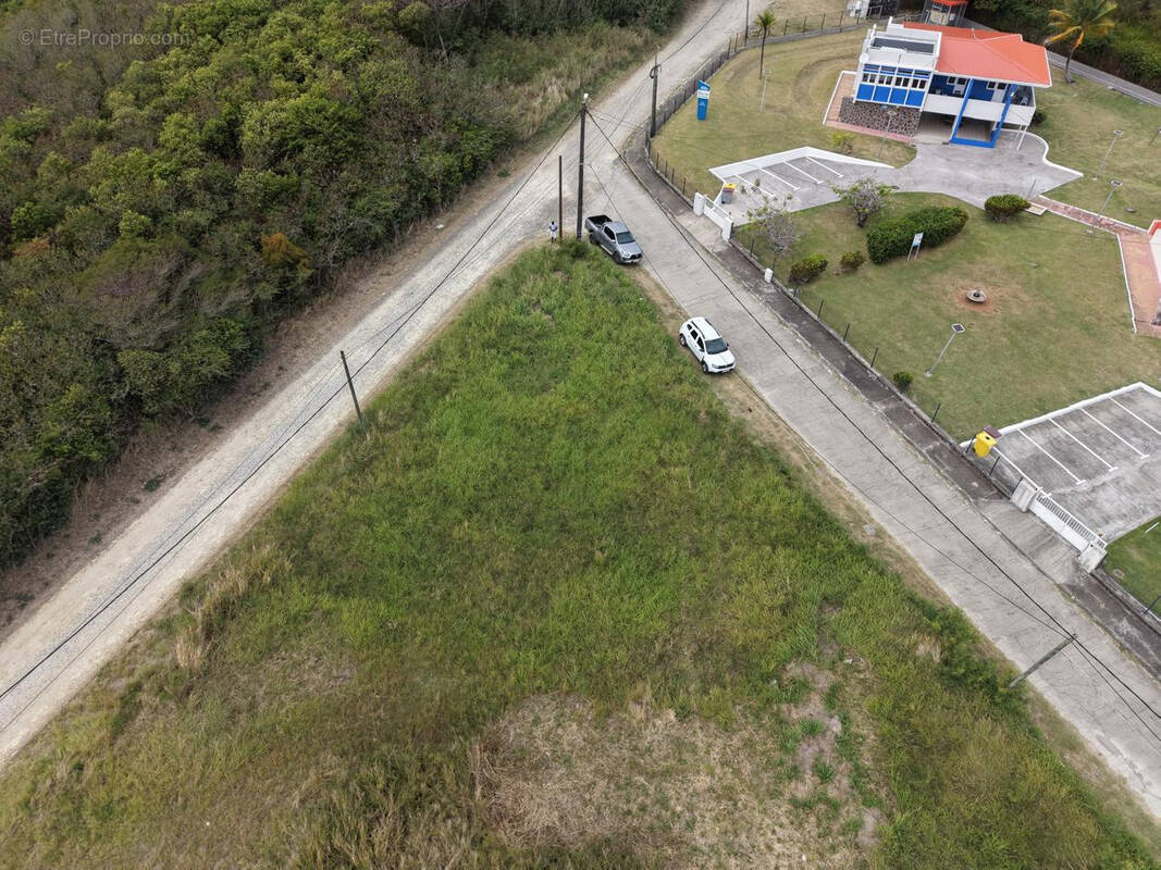 Terrain à LE VAUCLIN