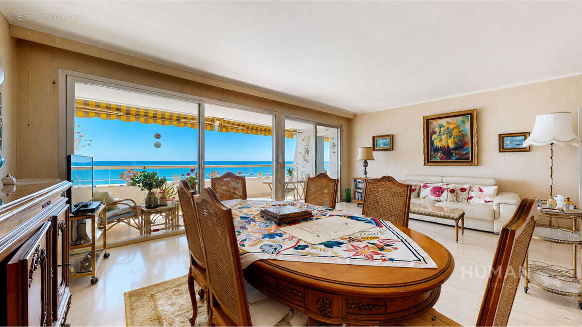 Appartement à VILLENEUVE-LOUBET