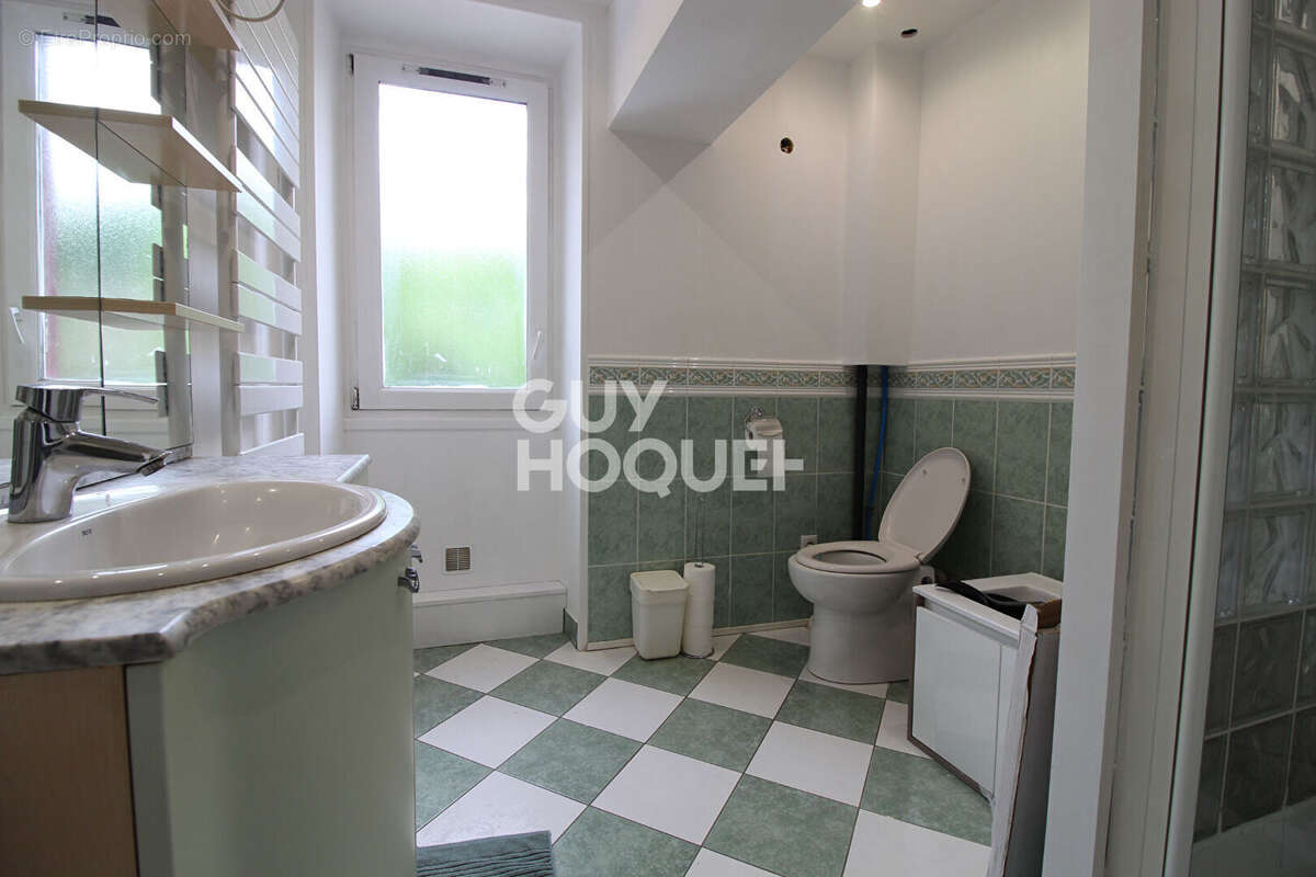 Maison à OZOUER-LE-VOULGIS