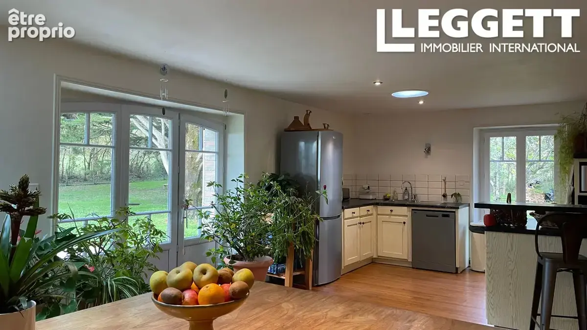 Belle maison très spacieuse, implantée dans son joli parc clos et arborée de 4660 m2, tout près des plages - photo 5