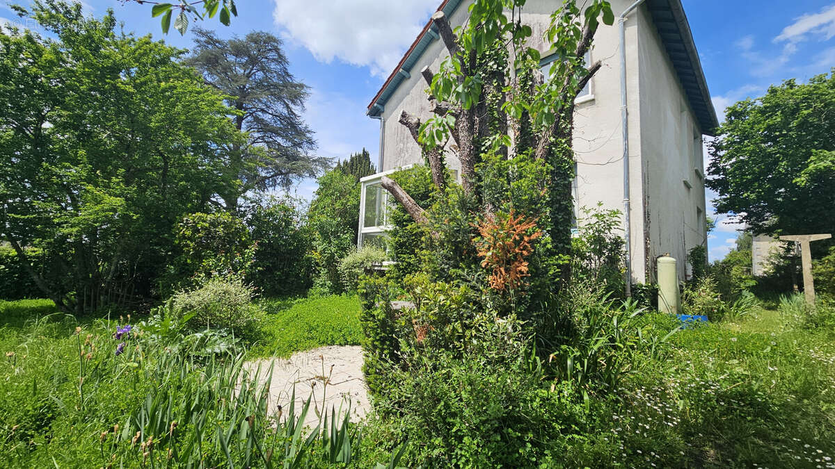 Maison à LE DORAT