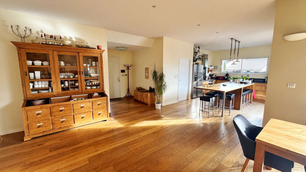 Maison à SAINT-CYR-SUR-LE-RHONE