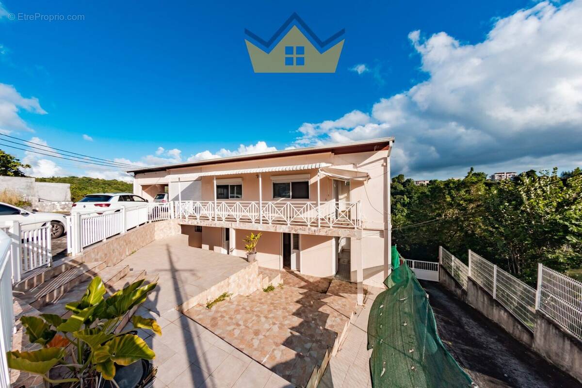 Maison à SCHOELCHER