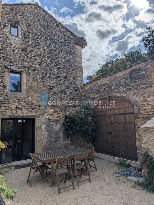 Maison à SAINT-SATURNIN-LES-APT
