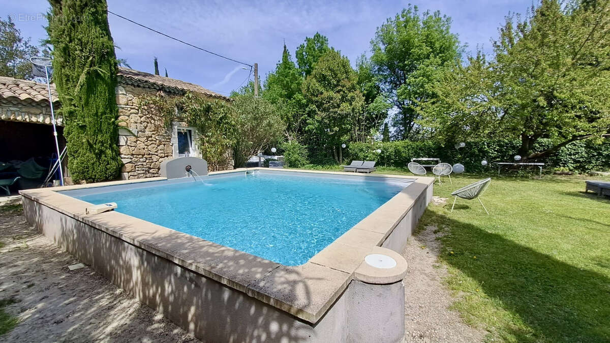 Maison à SUZE-LA-ROUSSE