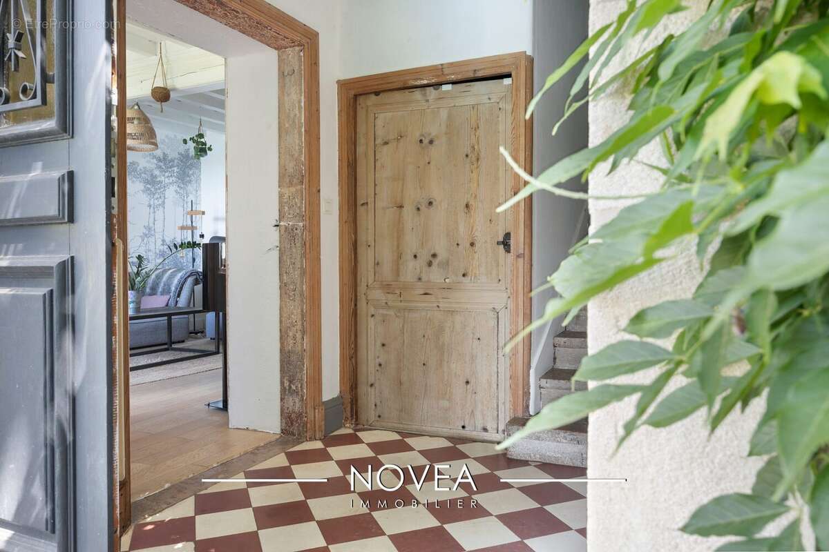 Maison à REYRIEUX