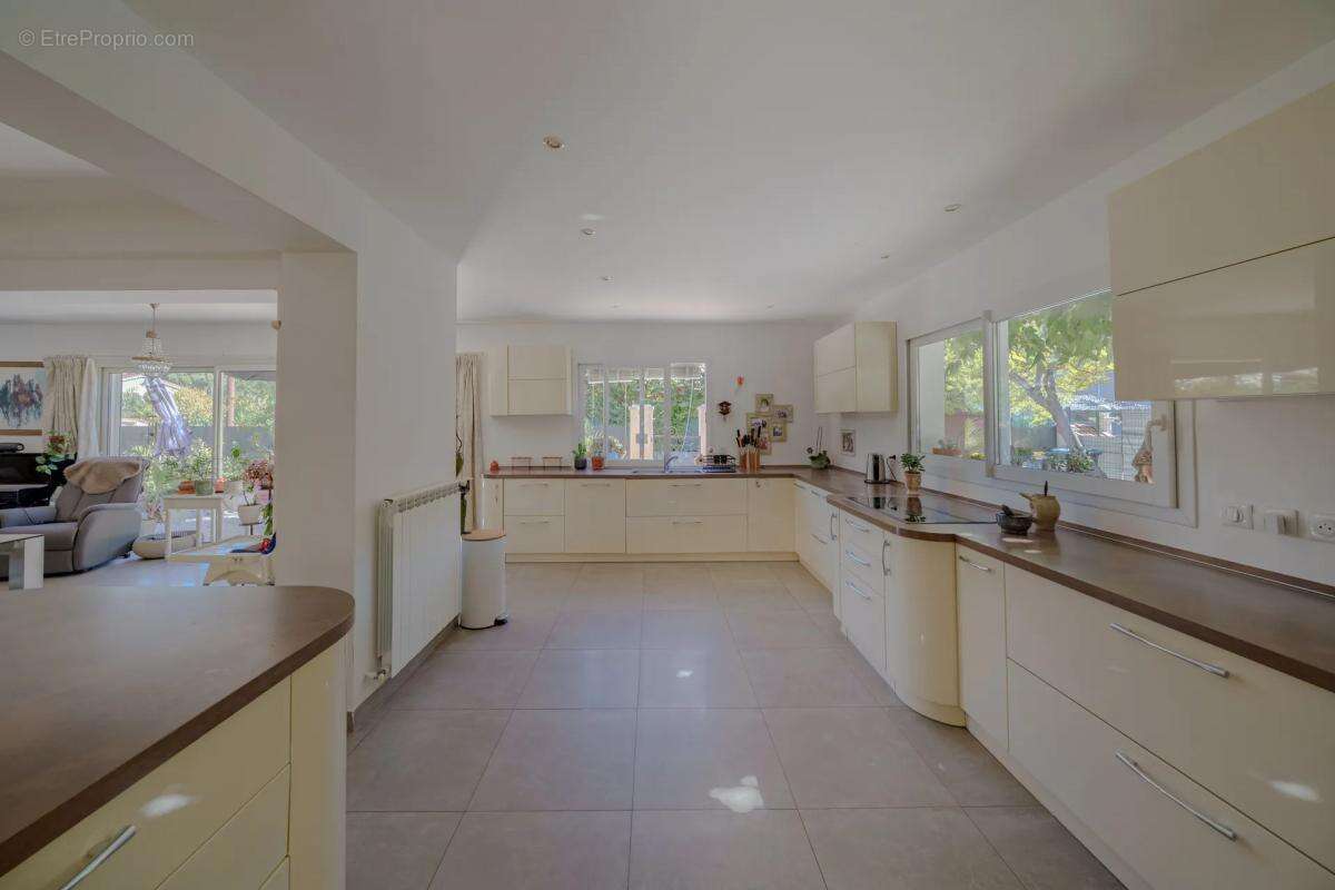 Maison à LA VALETTE-DU-VAR