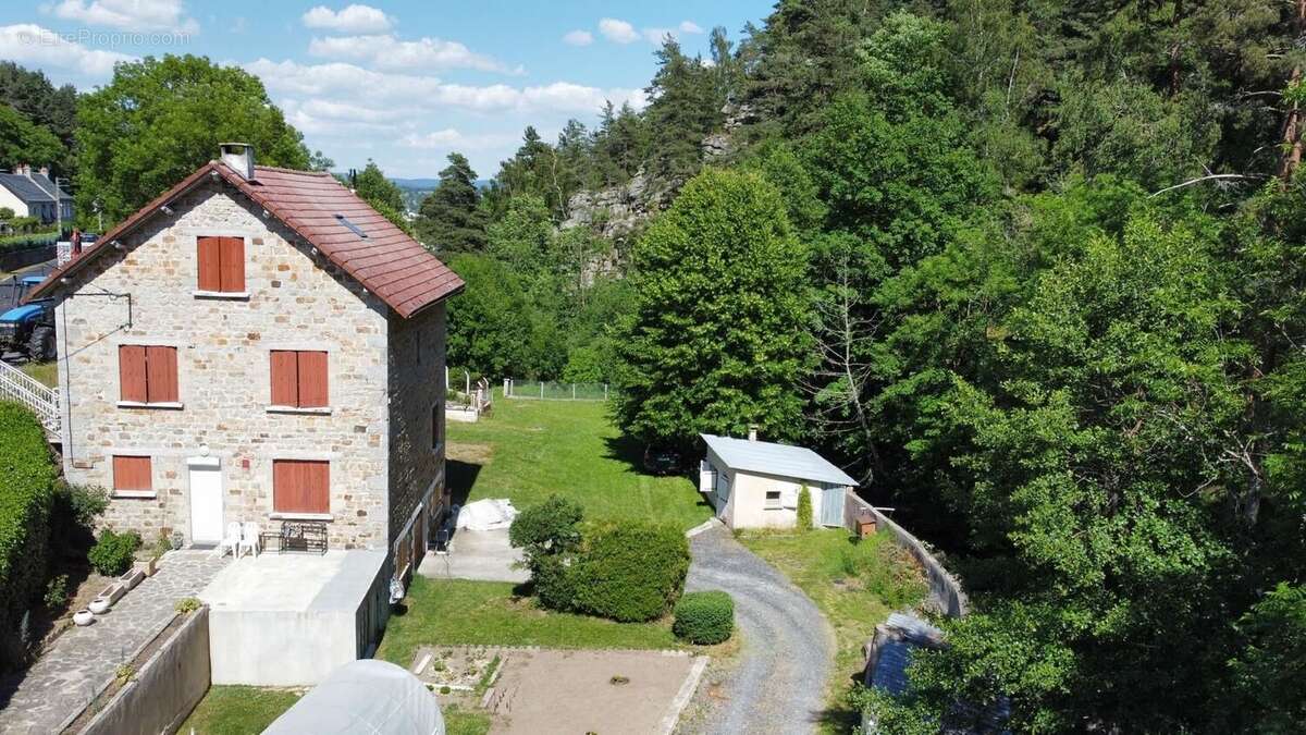 Maison à SAINT-CHELY-D'APCHER