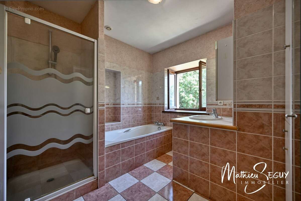 Thurins - Maison de village en bordure de Garon - photo 16