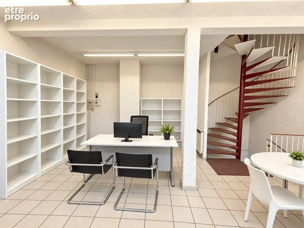 Vichy centre-ville   local commercial avec potentiel de transformation en habitation - photo 1