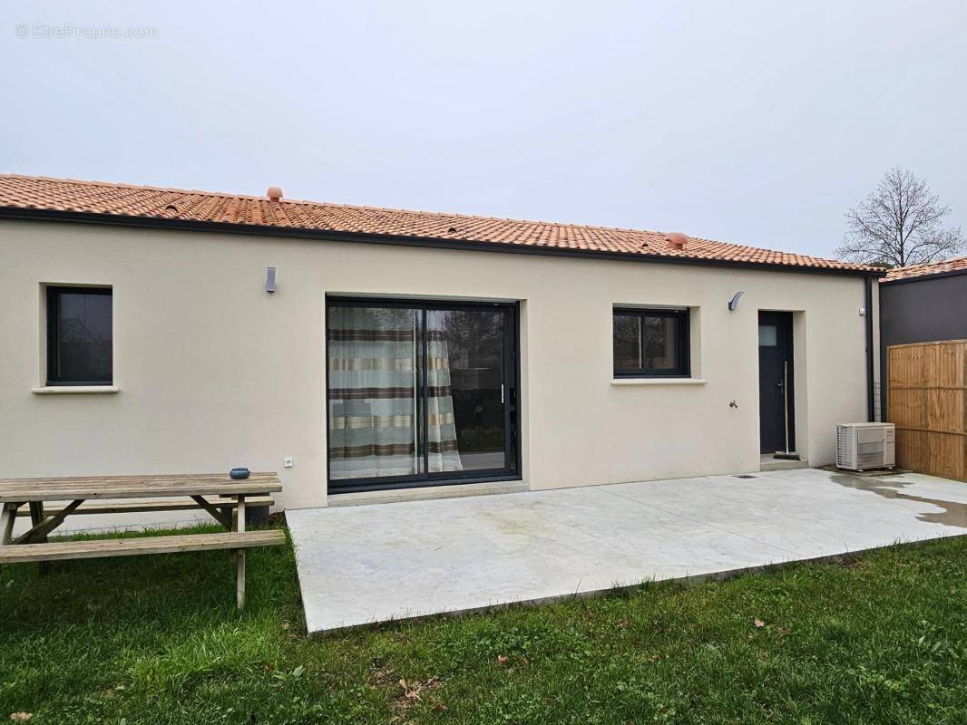 Maison à LES CLOUZEAUX