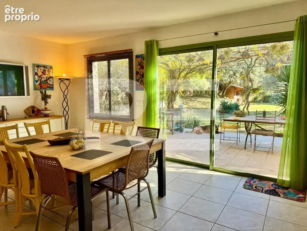 Maison atypique, piscine, jardin, double garage, atelier - photo 6