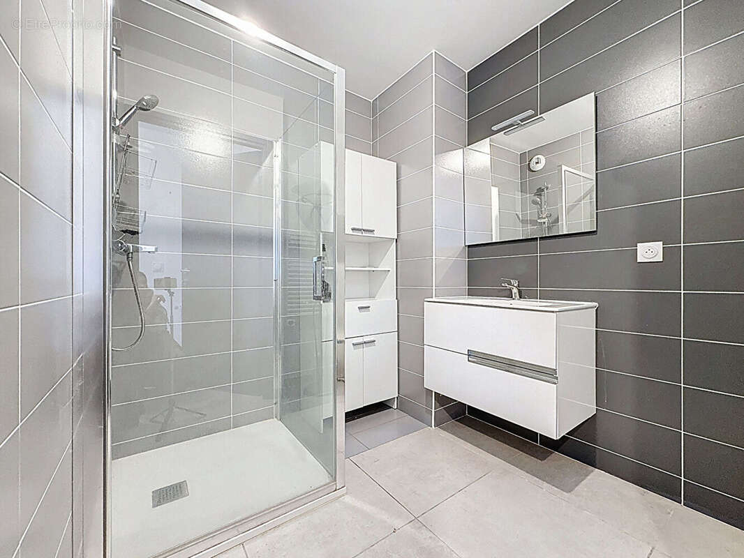 Appartement à POISY