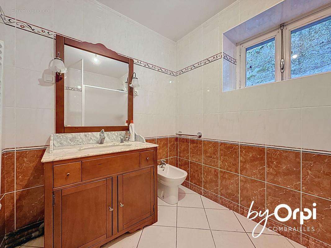 Maison à SAINT-ELOY-LES-MINES