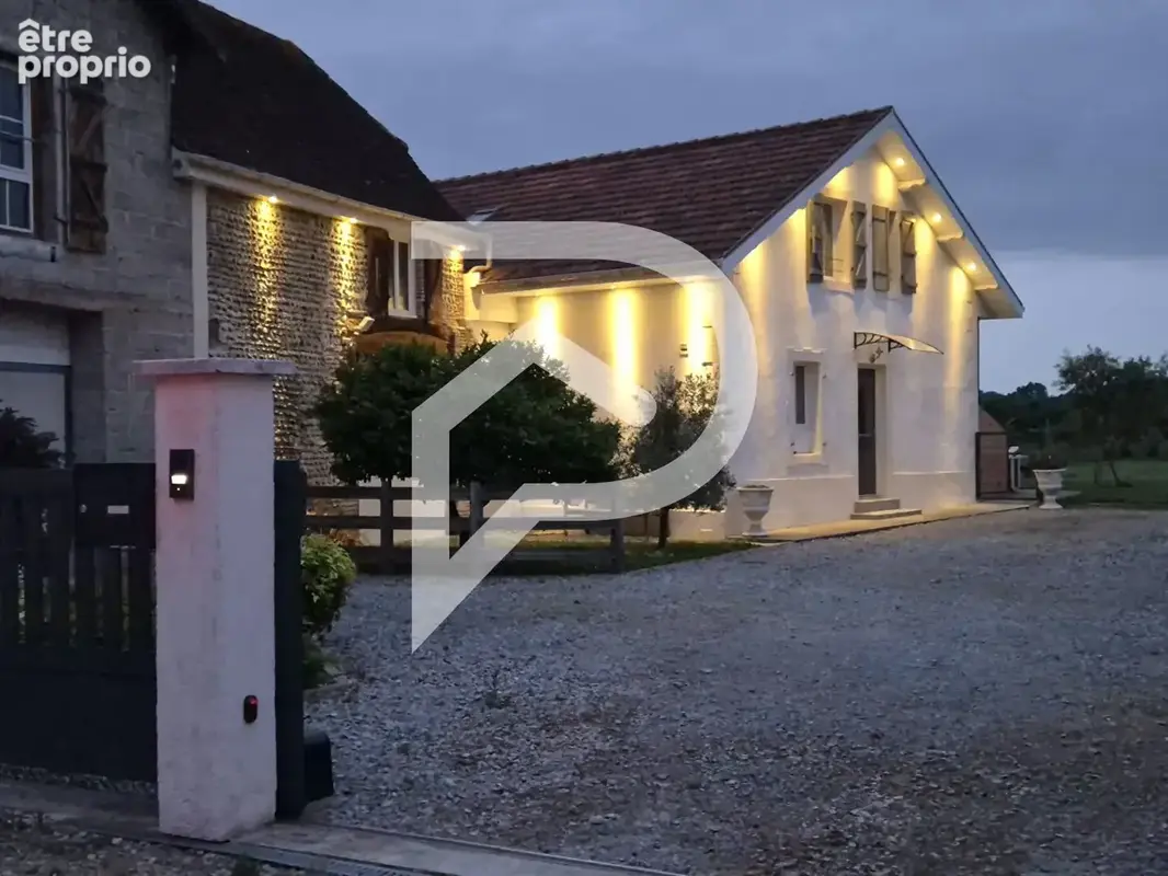 Photo Maison à Uzan au prix de 334 000€