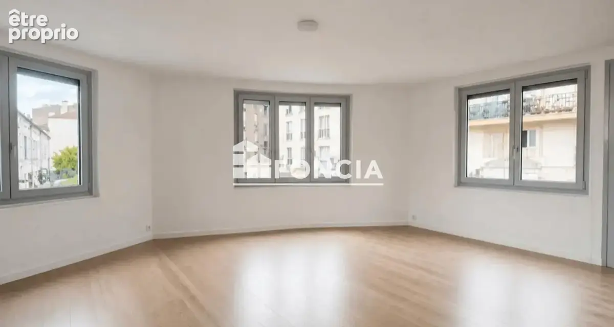 Appartement T4 Boulevard Michelet proche Centre Gare - photo 3