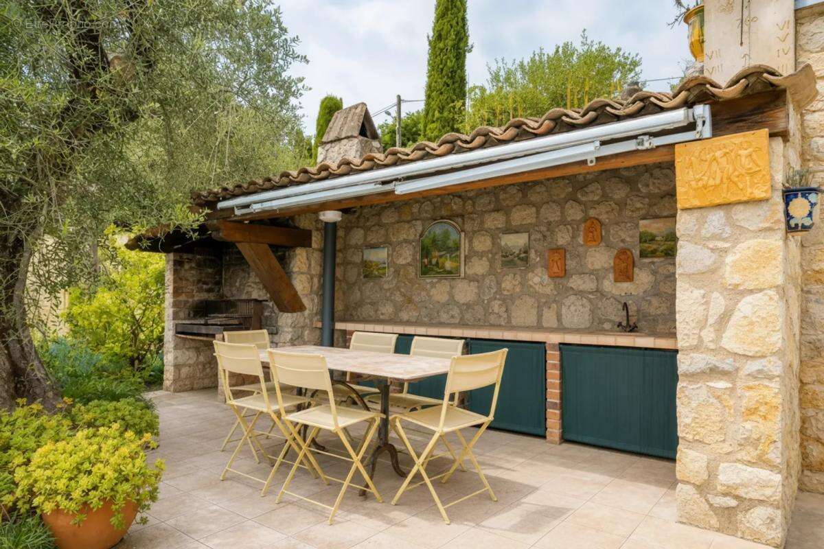 Villa avec piscine, vue sur collines, mer et lac + maison d'amis - photo 25