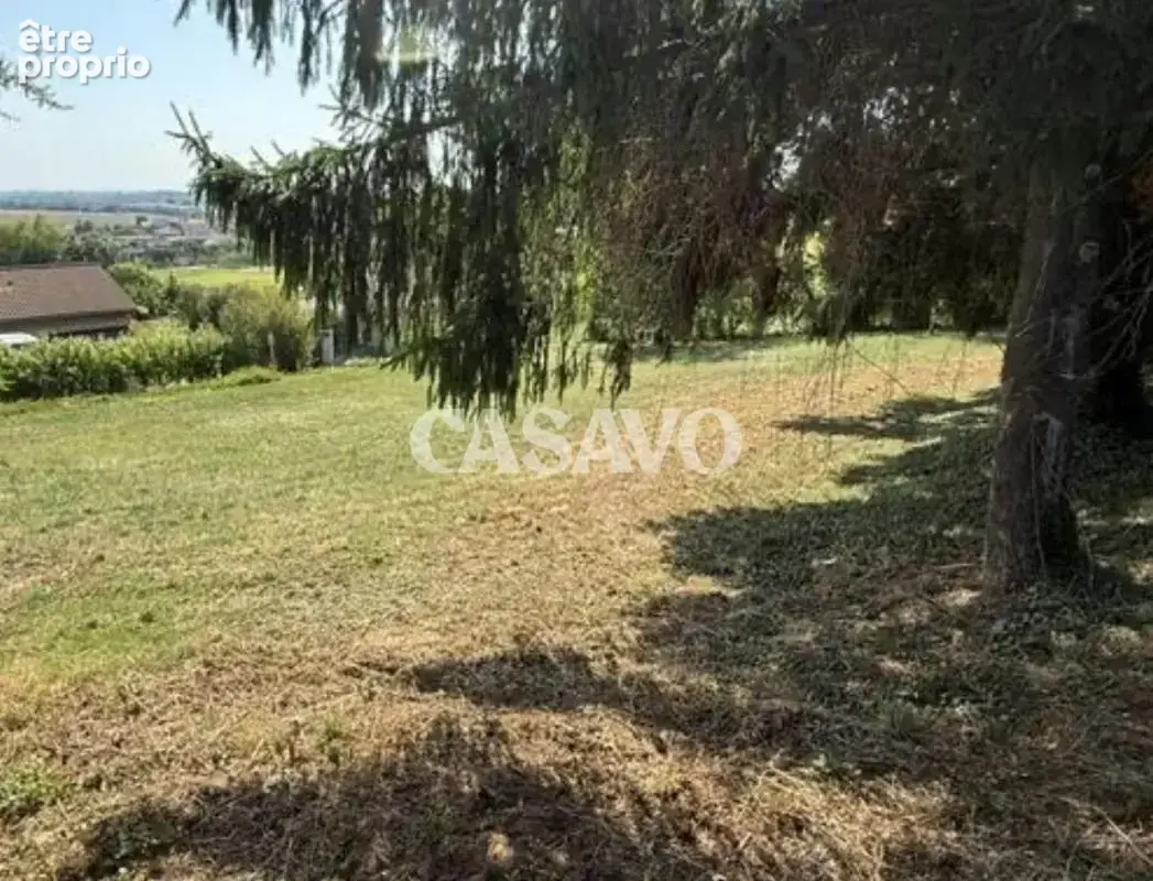 Terrain constructible de 1592m² à Seyssuel - photo 3