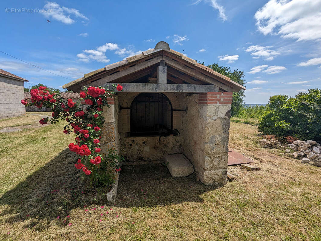 Maison à SAINT-NAZAIRE-DE-VALENTANE