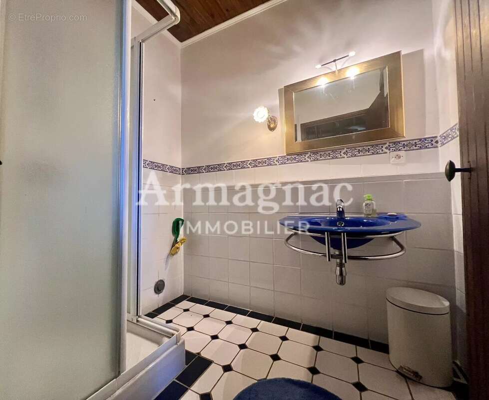 Maison à VIC-FEZENSAC