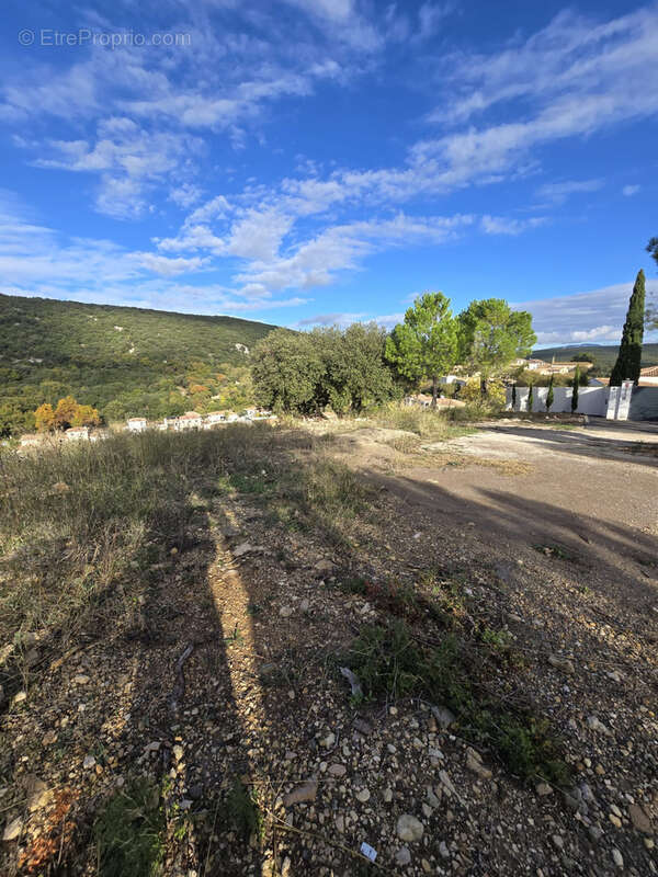 Terrain à COMBAILLAUX