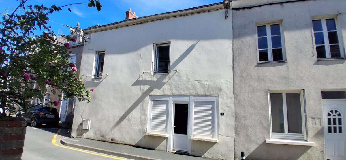 Appartement à SAINT-ETIENNE-DE-MONTLUC