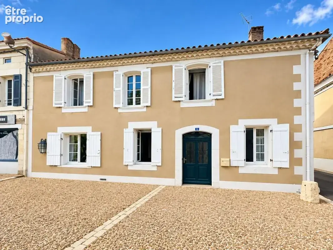 Maison à NEUVIC