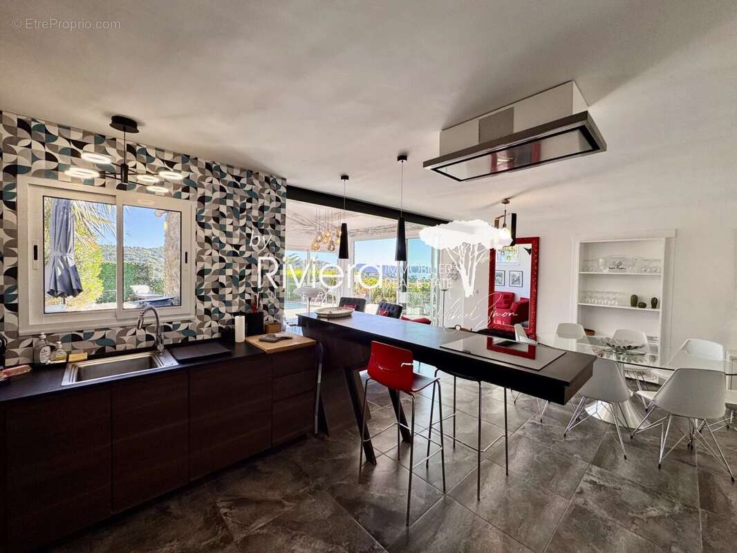 CAVALAIRE - Superbe villa contemporaine  - 5 chambres - bell - photo 12