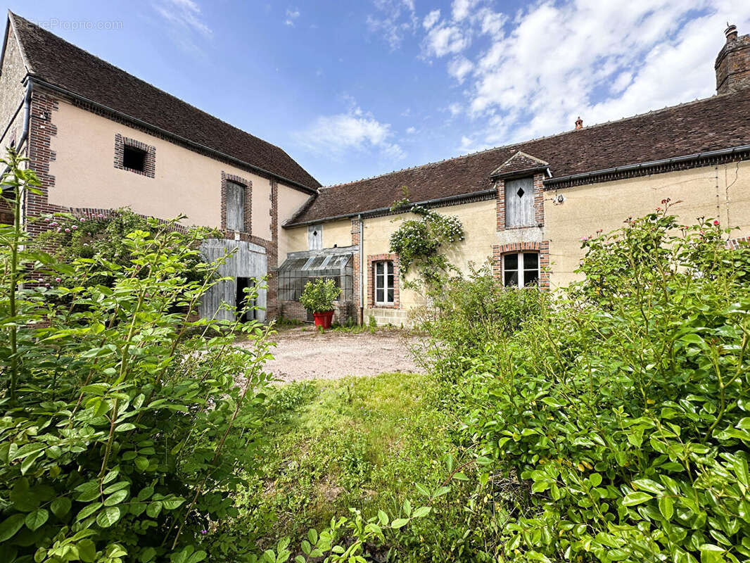 Maison à JOIGNY