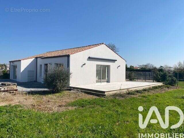 Photo 3 - Maison à CHAMPAGNE-LES-MARAIS