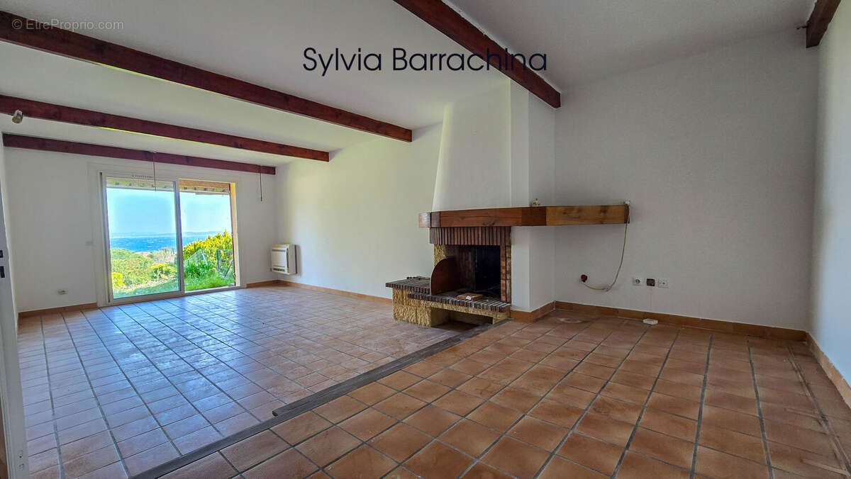 Maison 5 pièces 92 m² à vendre à Carqueiranne (83320) - photo 13