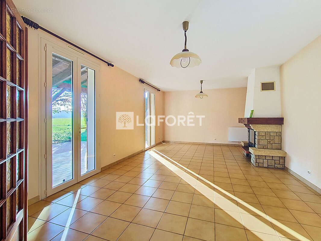 Maison à MONCLAR-DE-QUERCY