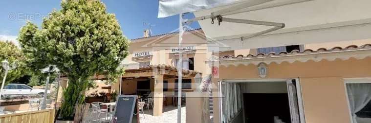 Commerce à TOURRETTES