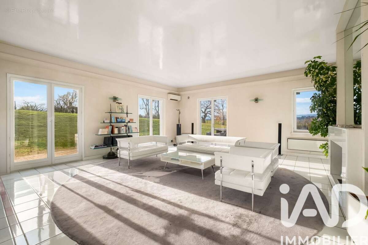 Photo 2 - Maison à SAINT-GENIS-LAVAL