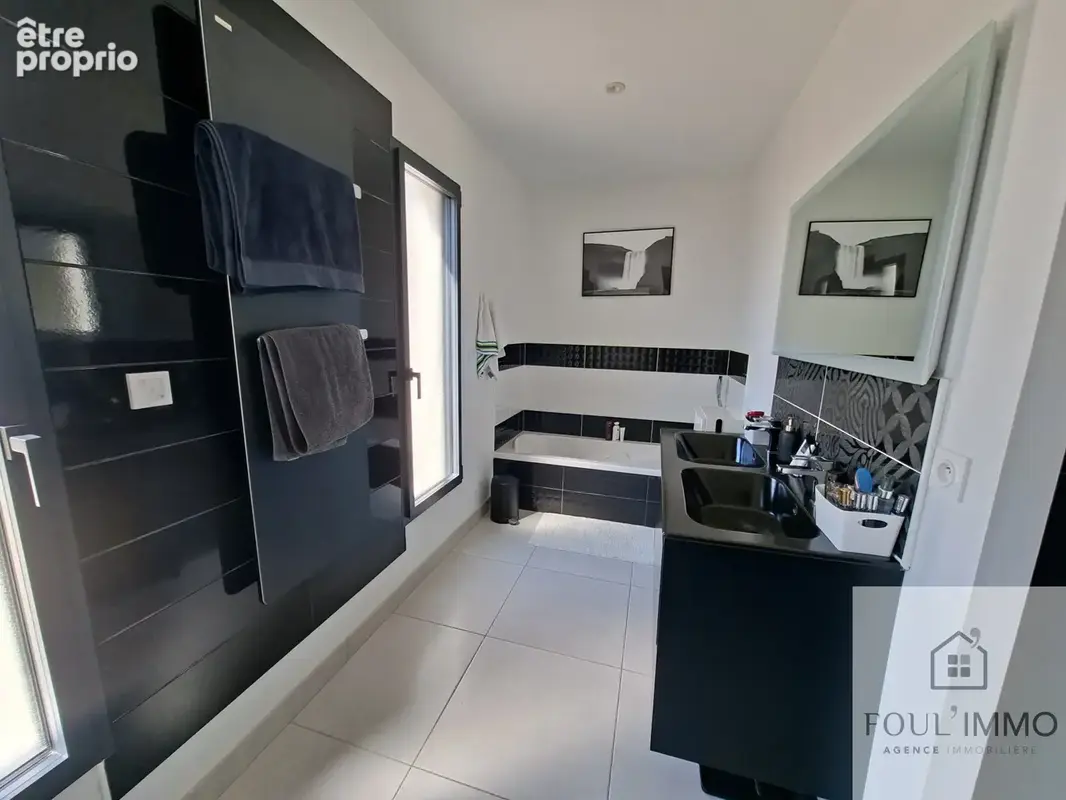 AGEN : Villa 195 m2 contemporaine avec vue dominante, piscine, espaces extérieurs aménagés - photo 10