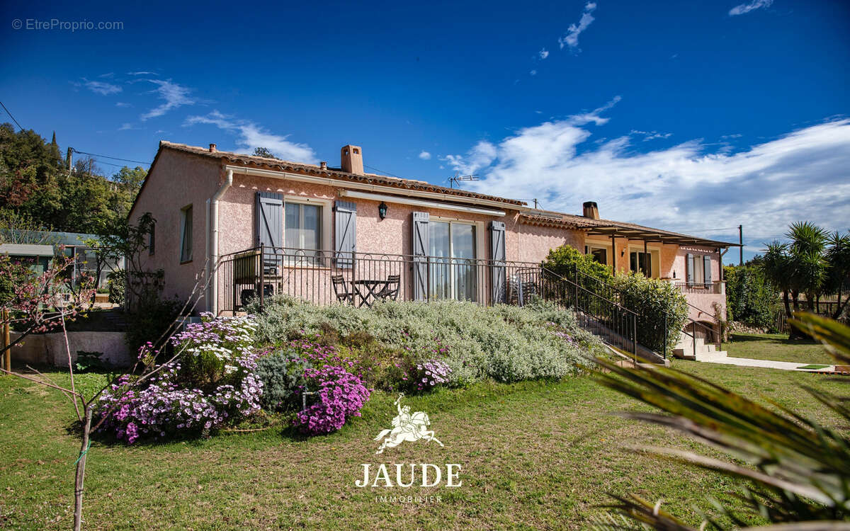 Maison à PLAN-DE-LA-TOUR