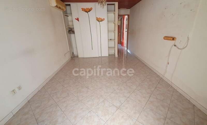A VENDRE Maison de plain pied 5 pièces avec garage et dépendances LE DIAMANT 97223 - photo 7