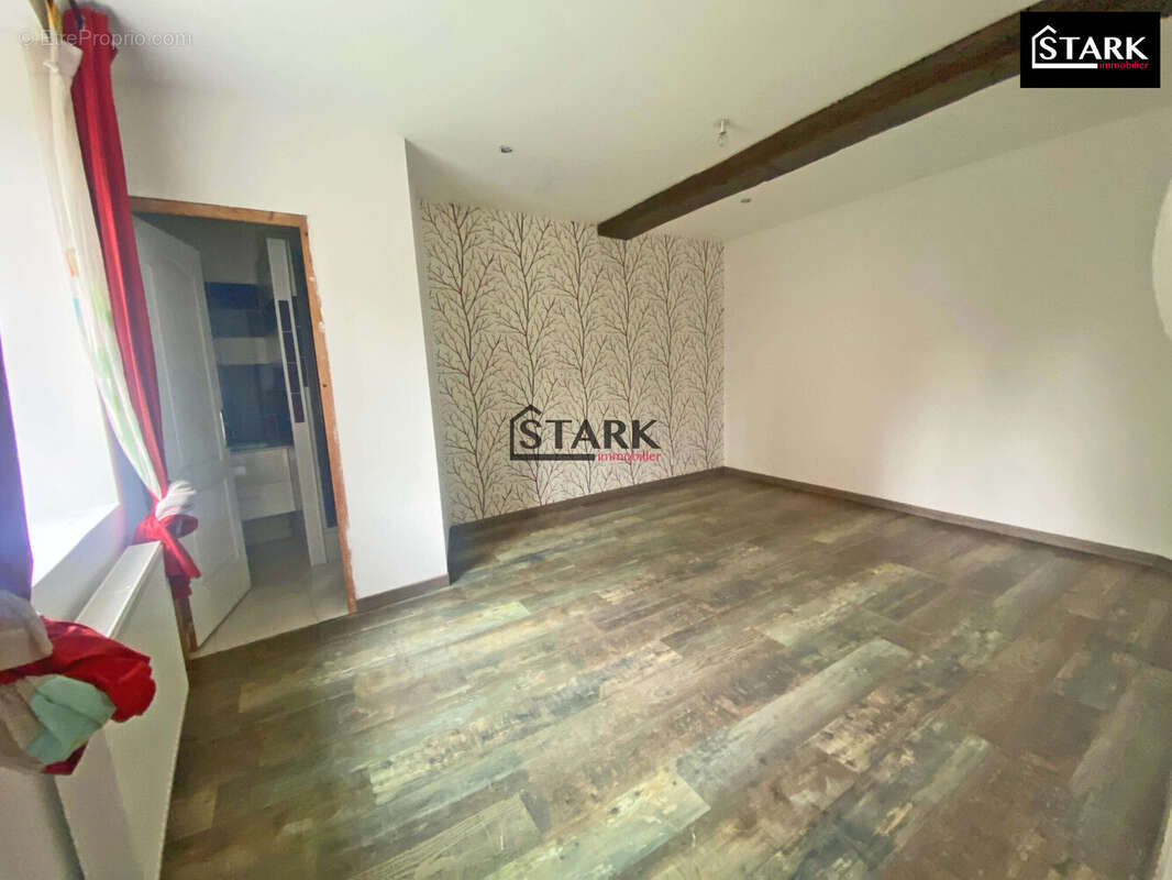 Appartement 350 m² à Hericourt  - photo 4