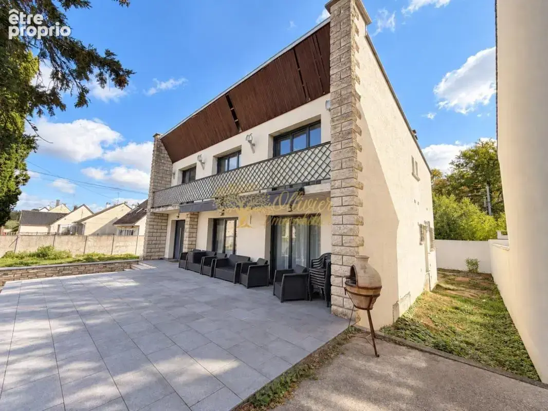 Photo Maison à Ozoir-La-Ferriere au prix de 479 900€
