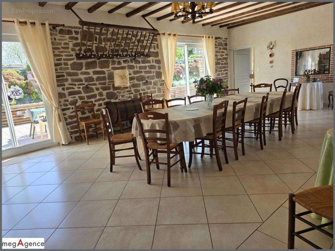Longère 220 m², 10 pièces sur 2540 m² de terrain - photo 4