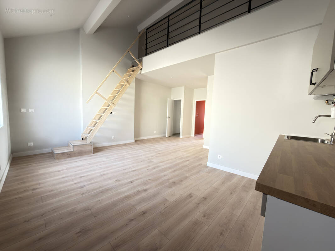 Appartement à MARSEILLE-1E