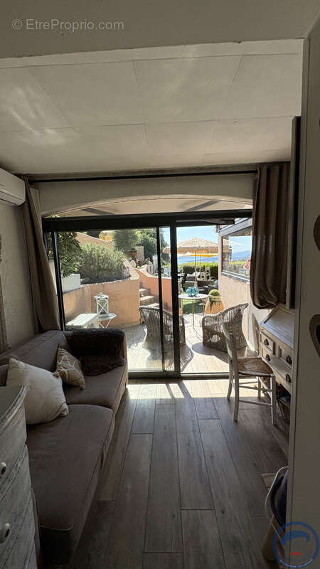 Maison à ROQUEBRUNE-SUR-ARGENS