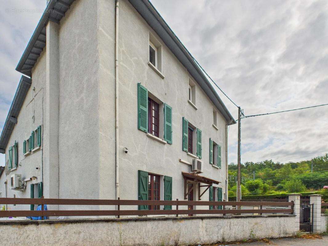 Maison à SEREZIN-DU-RHONE