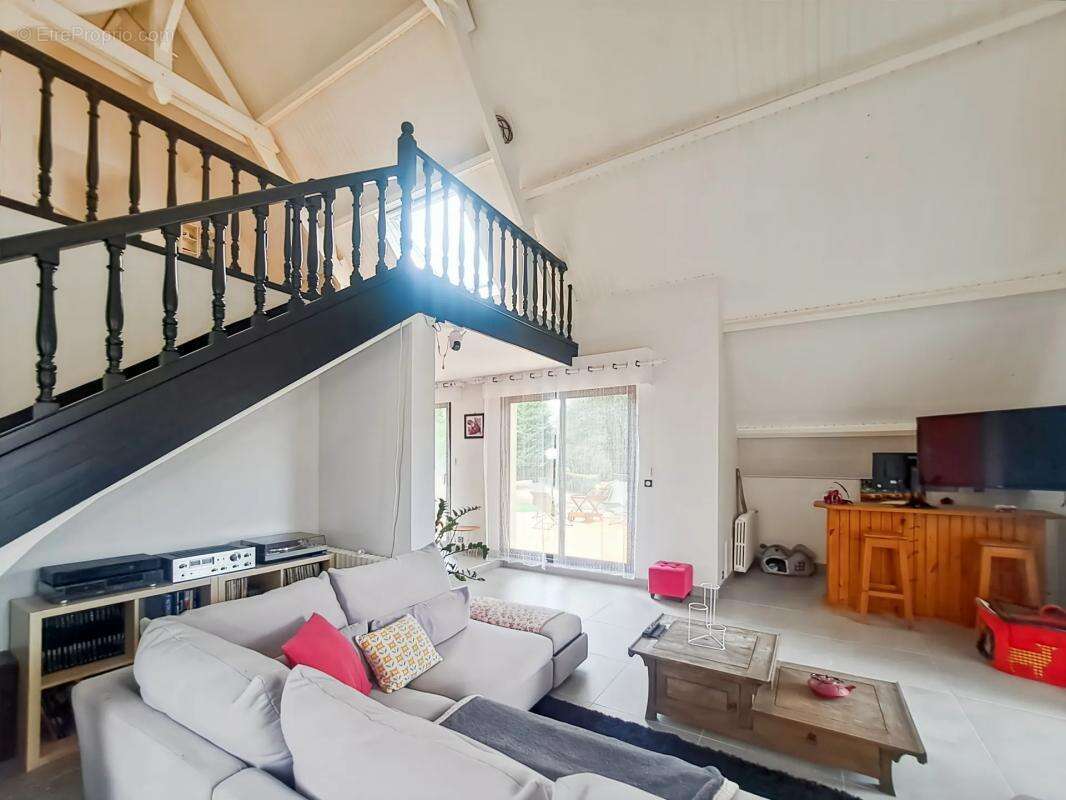 Maison à SAINT-LYPHARD