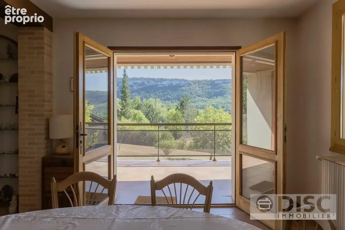 Belle propriété avec piscine et dépendance et vues à distance de marche de Saint-Antonin-Noble-Val - photo 2