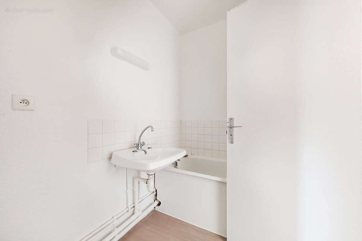 Appartement à MAGNY-LES-HAMEAUX